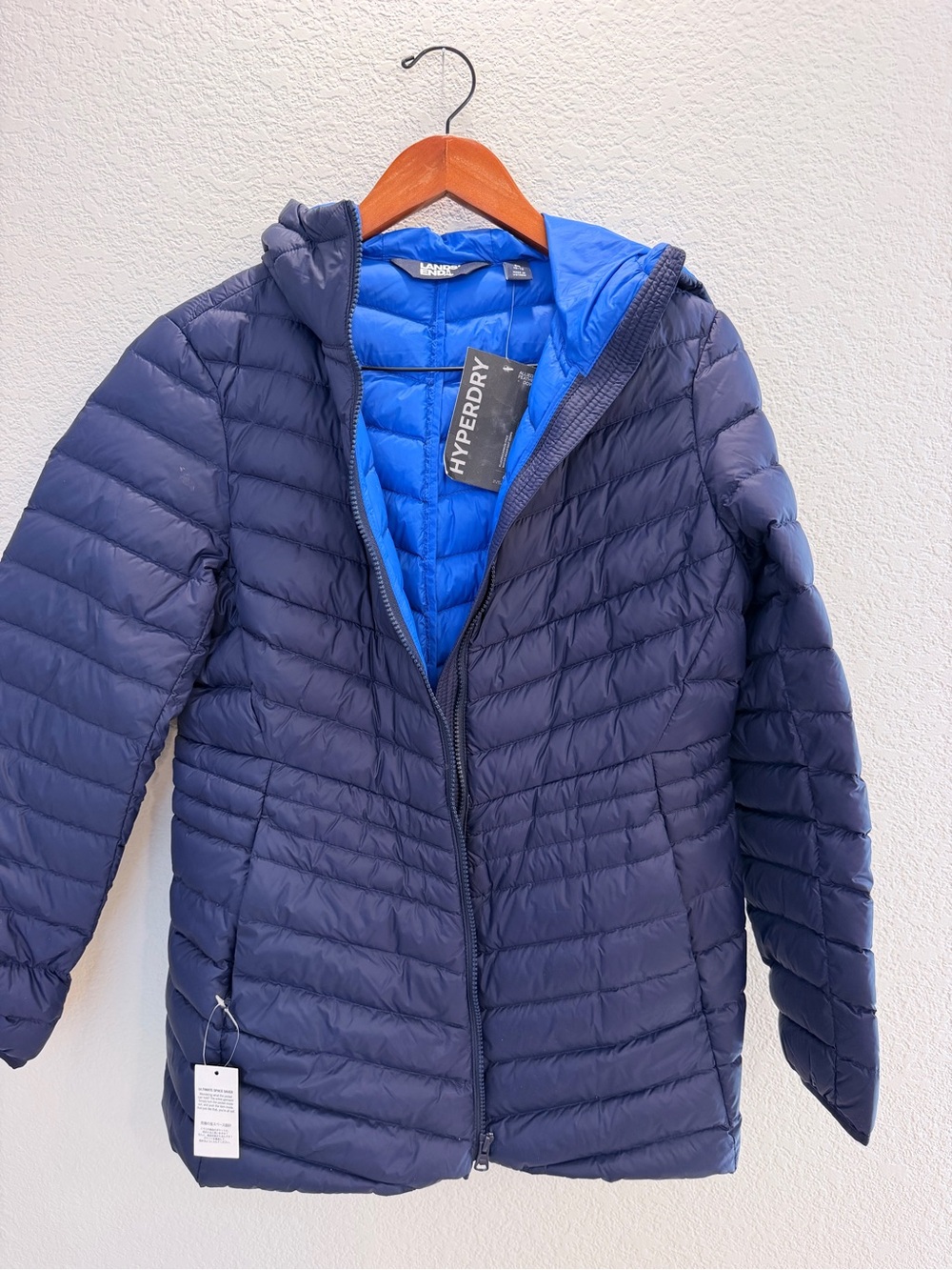 Lands' End Men's Navy Puffer Jacket with Bright Blue Lining